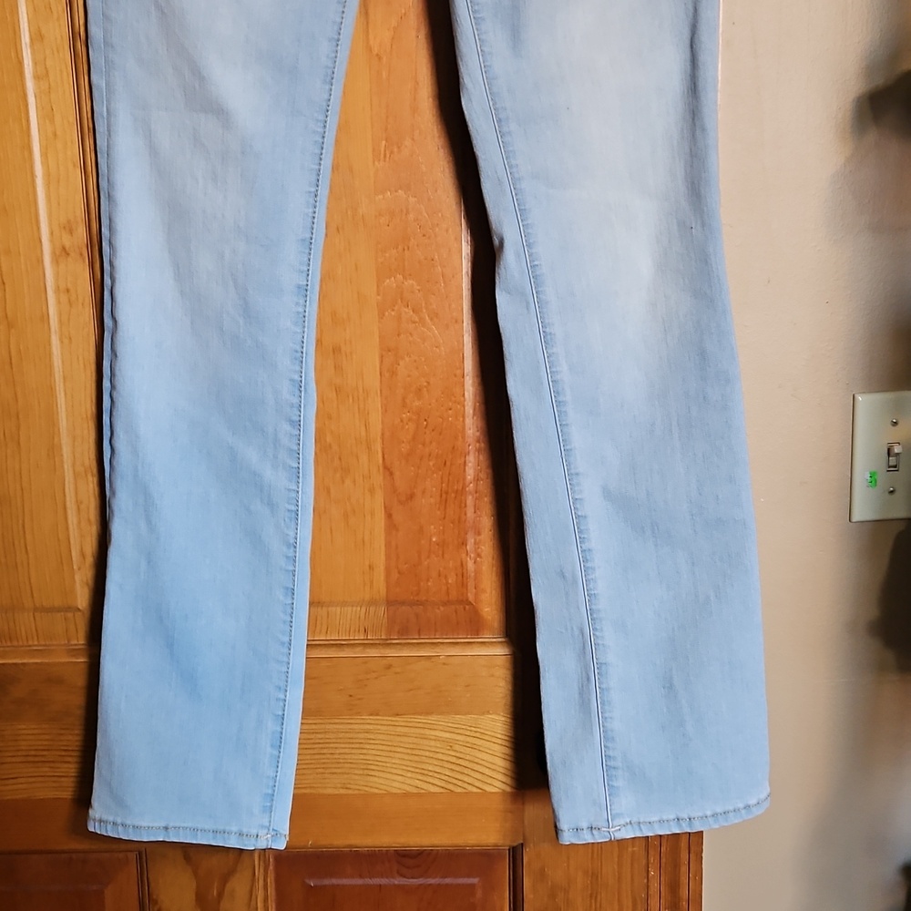 True Religion Billie Mid-Rise Straight-Leg Jeans - Picture 4 of 13